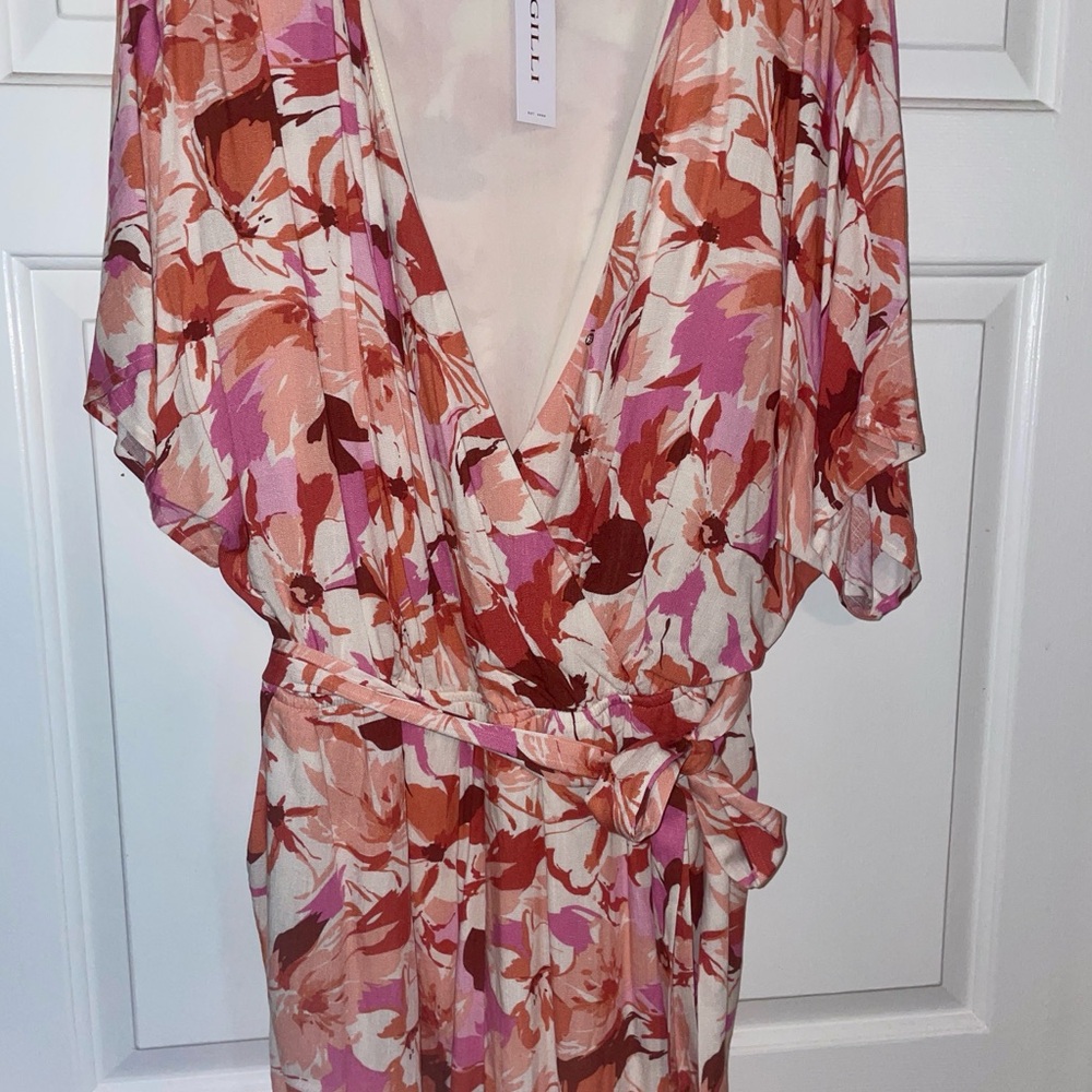 NWT Gilli Pink and Orange Flutter Sleeve Romper